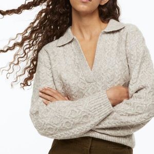 H&M wool sweater, like new. Worn once. Very warm. Medium